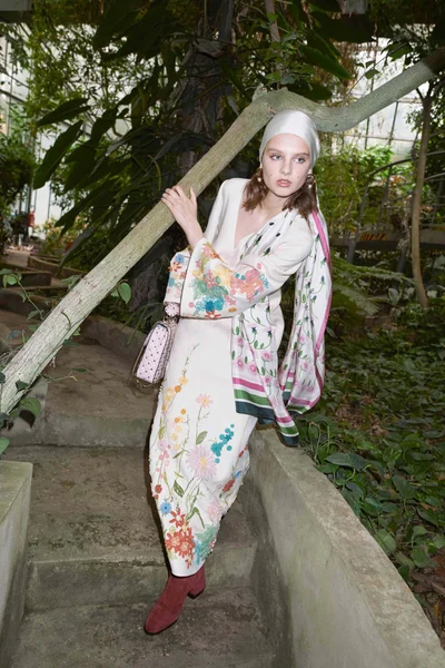Look 25